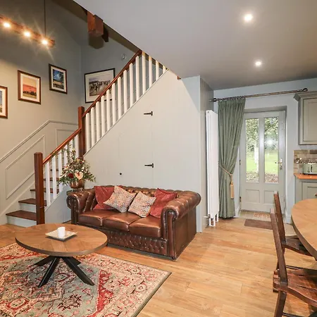 Robins Rest At The Kilmacthomas