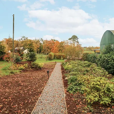 Robins Rest At The * McGrath's Cross Roads
