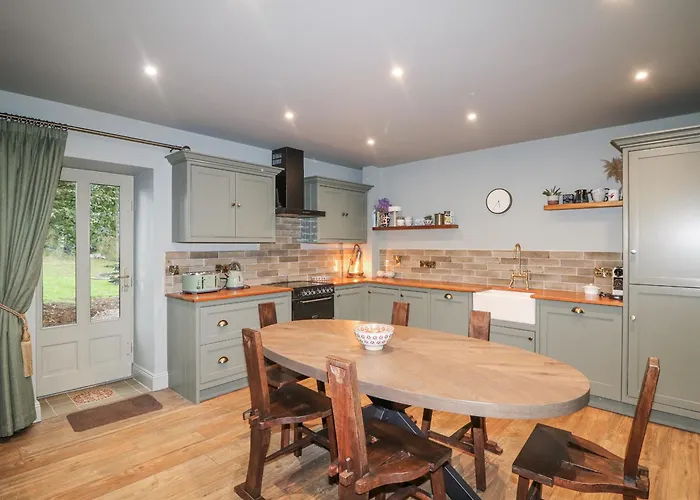 Robins Rest At The *